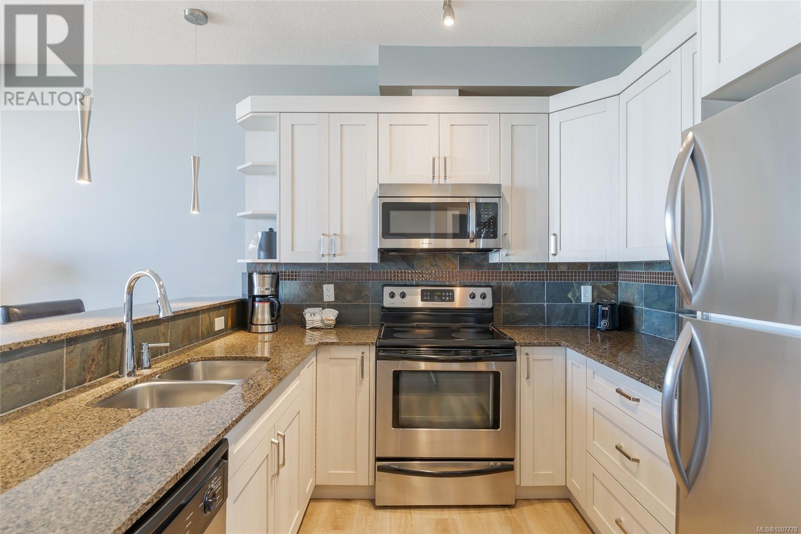 214/213D 181 Beachside Dr, Parksville