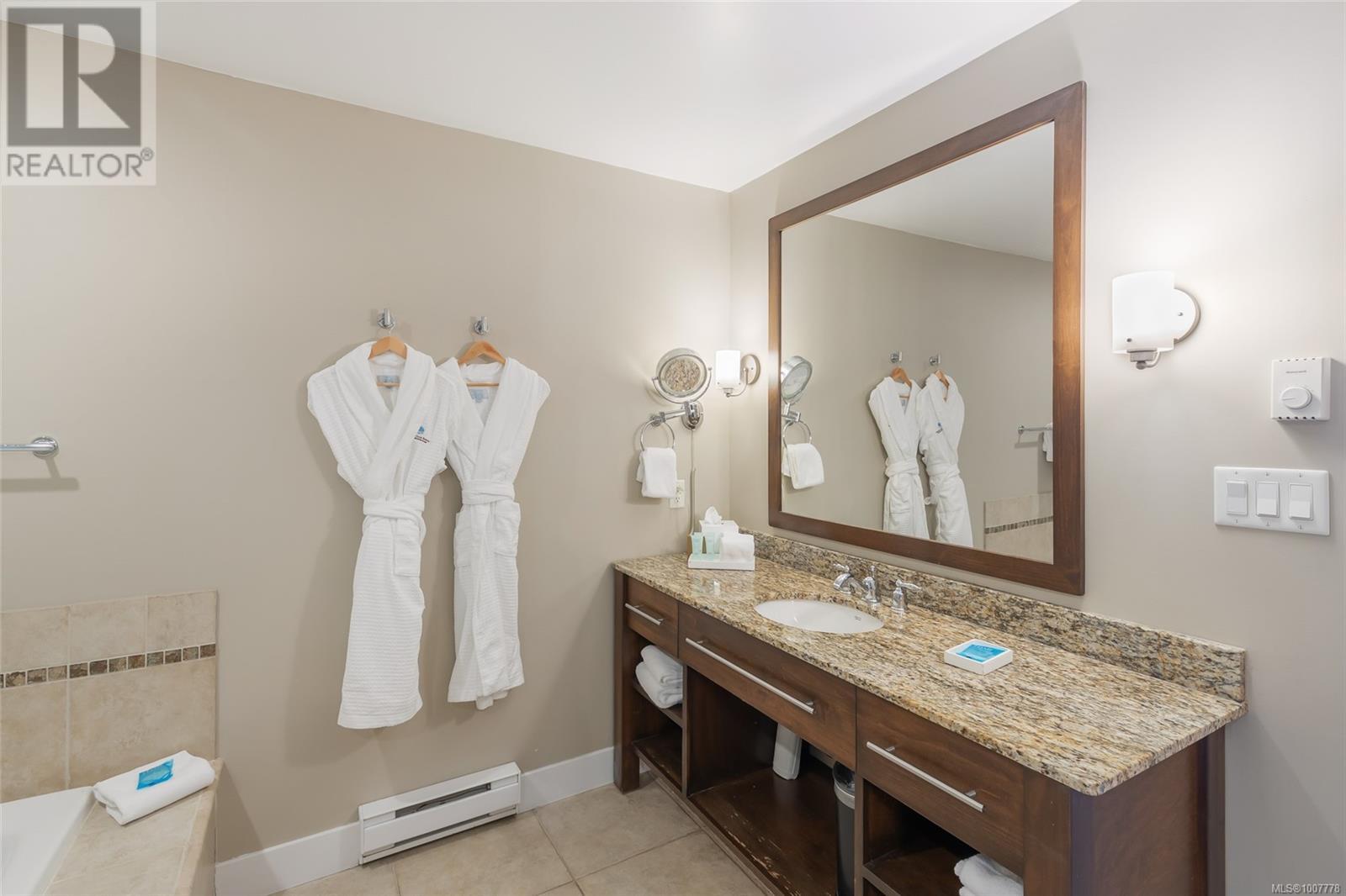214/213D 181 Beachside Dr, Parksville