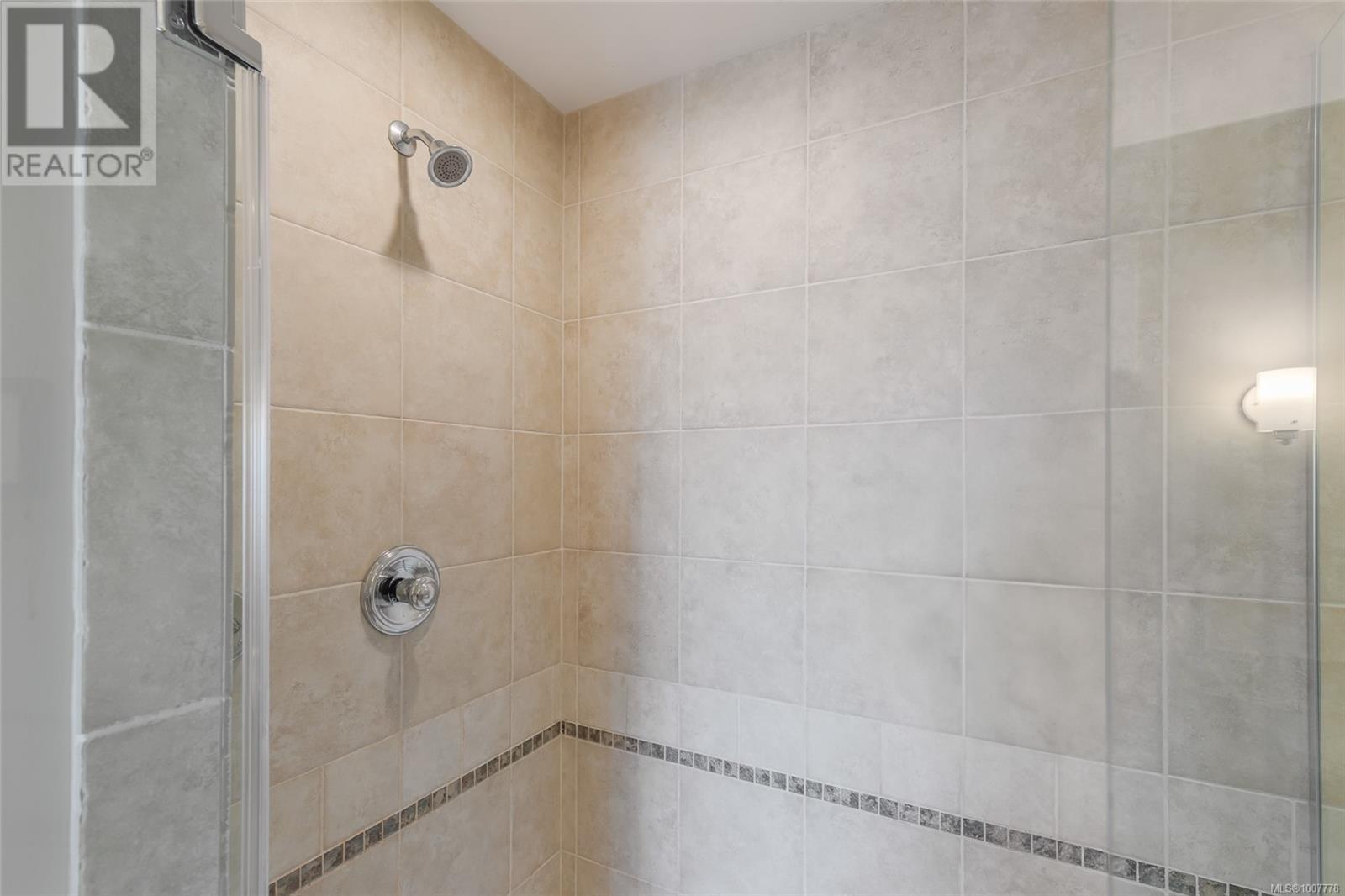 214/213D 181 Beachside Dr, Parksville