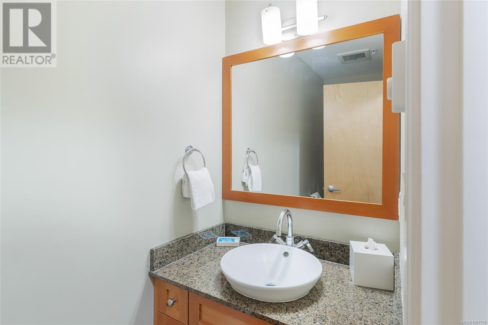 214/213D 181 Beachside Dr, Parksville