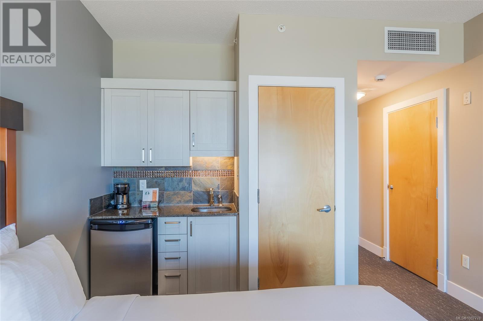 214/213D 181 Beachside Dr, Parksville