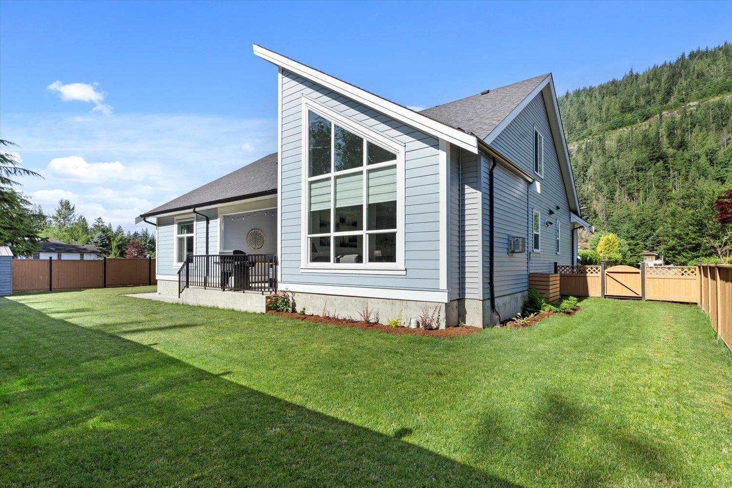 835 MYNG CRESCENT, Harrison Hot Springs, Harrison Hot Springs