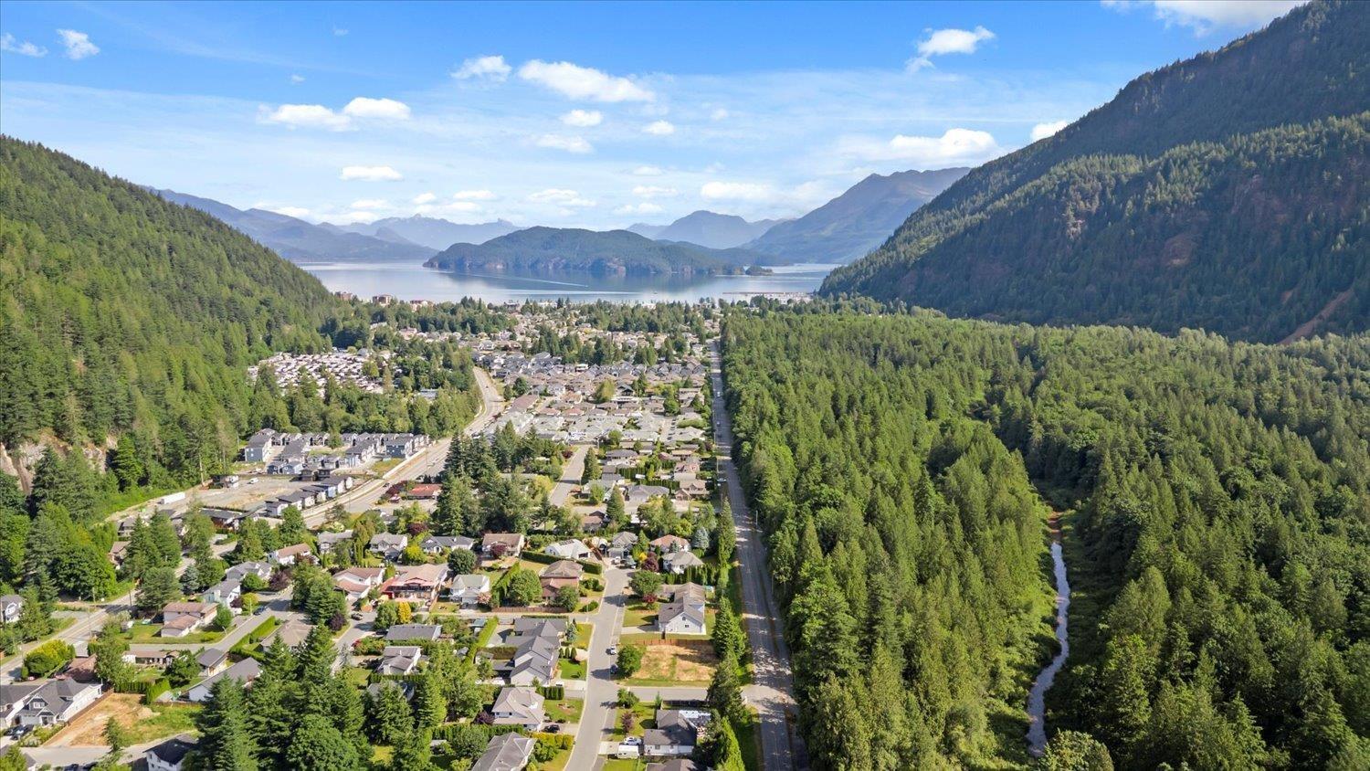 835 MYNG CRESCENT, Harrison Hot Springs, Harrison Hot Springs