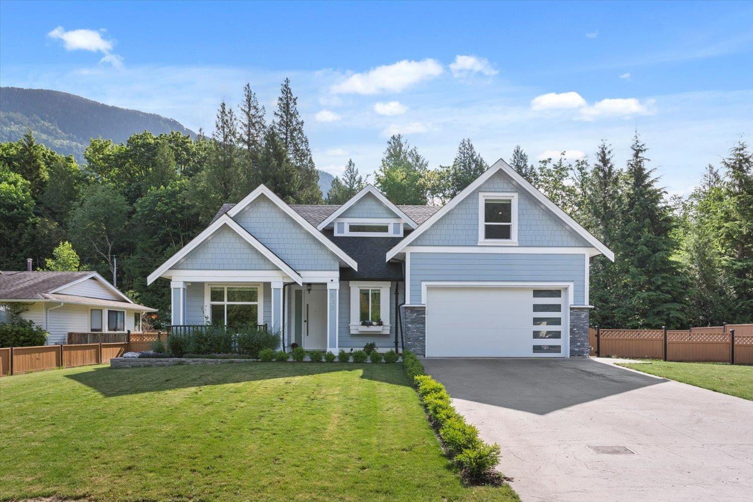 835 MYNG CRESCENT, Harrison Hot Springs, Harrison Hot Springs