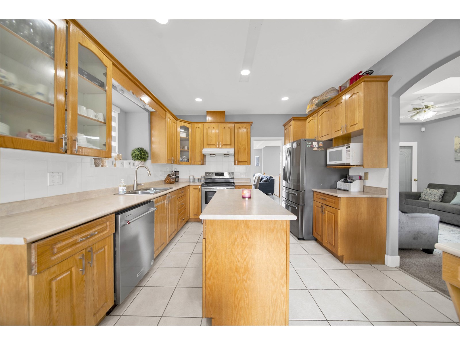 Photo 12 of 12462 93 A Avenue, Surrey BC