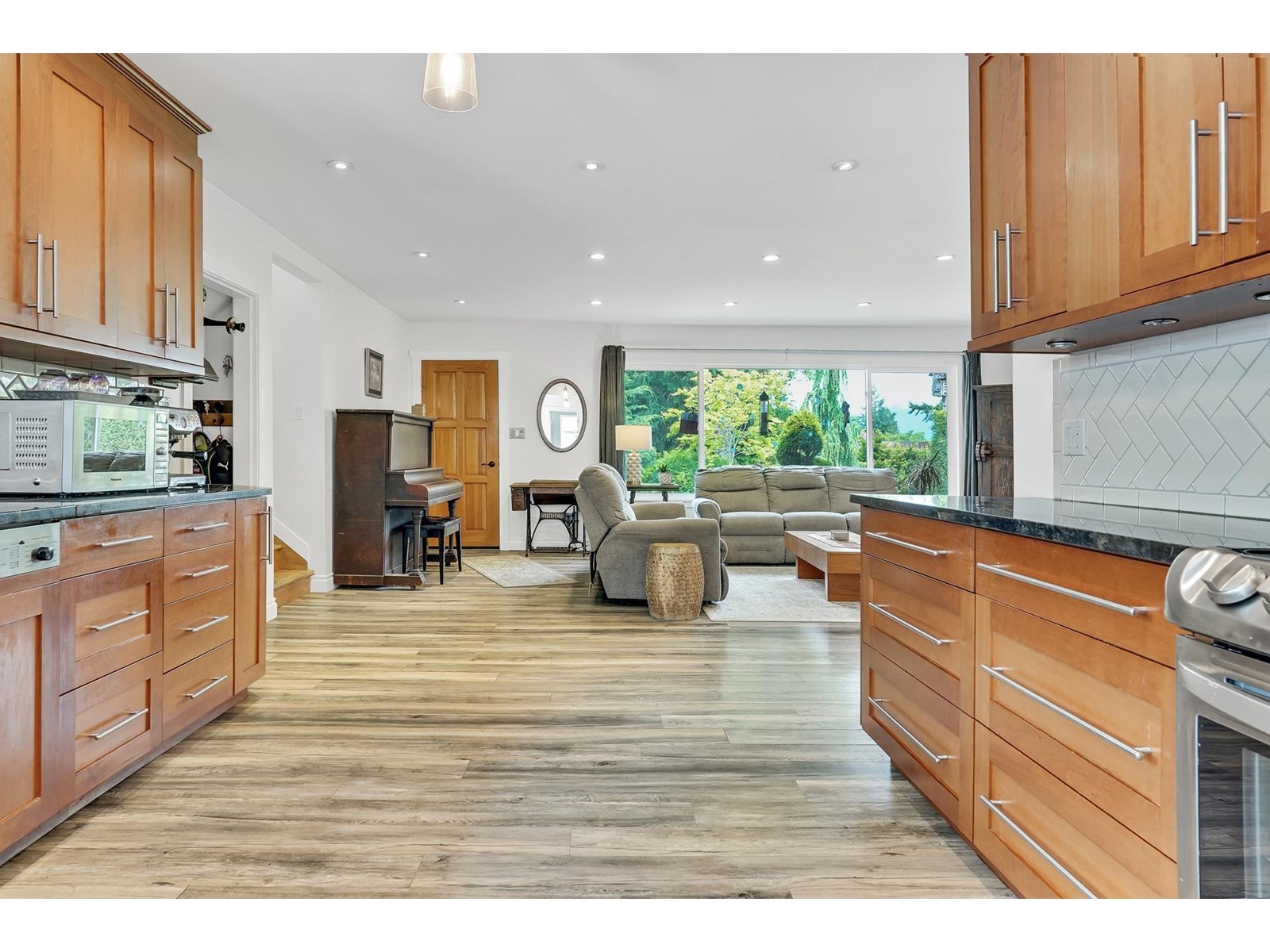 Photo 7 of 14750 110 A Avenue, Surrey BC