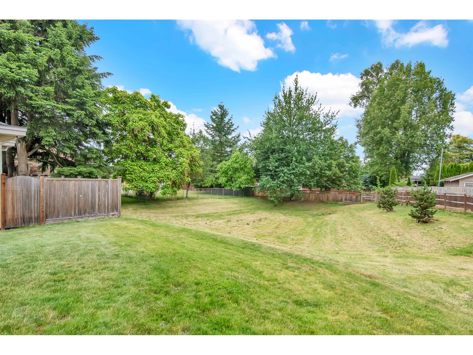 Photo 34 of 12462 93 A Avenue, Surrey BC