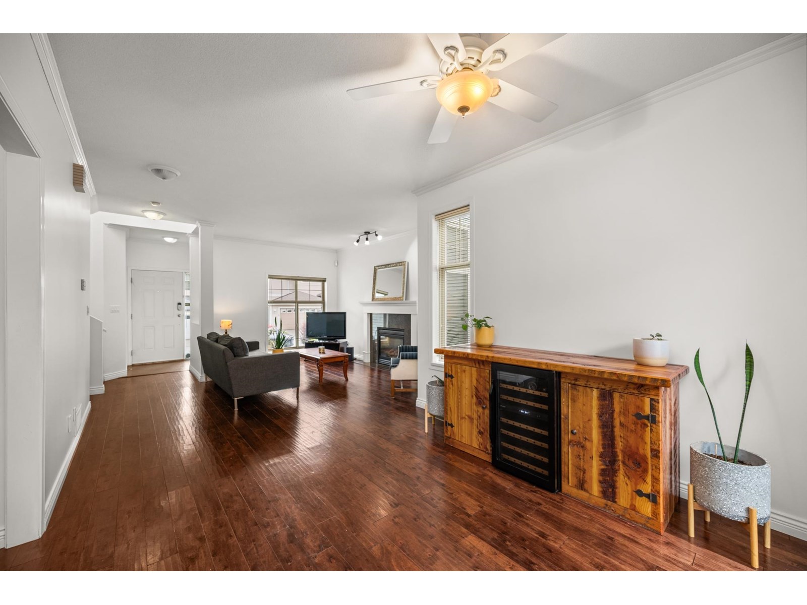 Photo 8 of 15 8675 209 Street, Langley BC