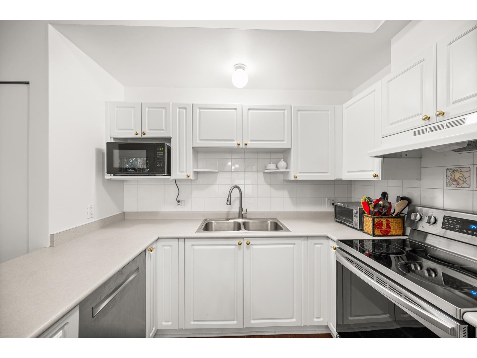 Photo 11 of 15 8675 209 Street, Langley BC