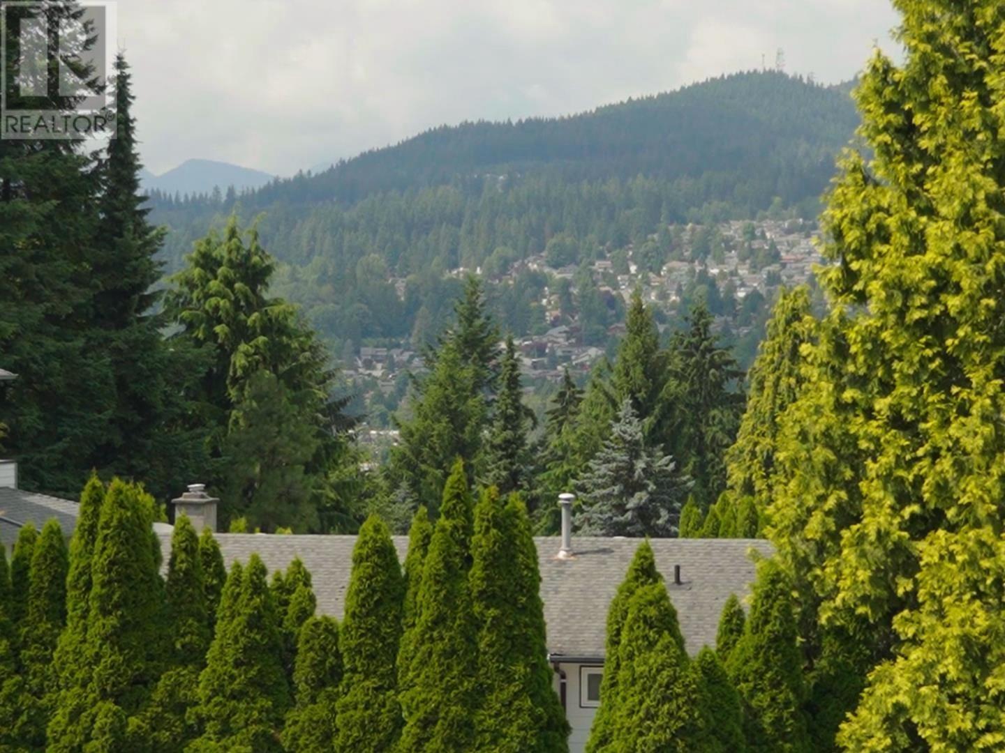 Photo 10 of 3222 Mariner Way, Coquitlam BC