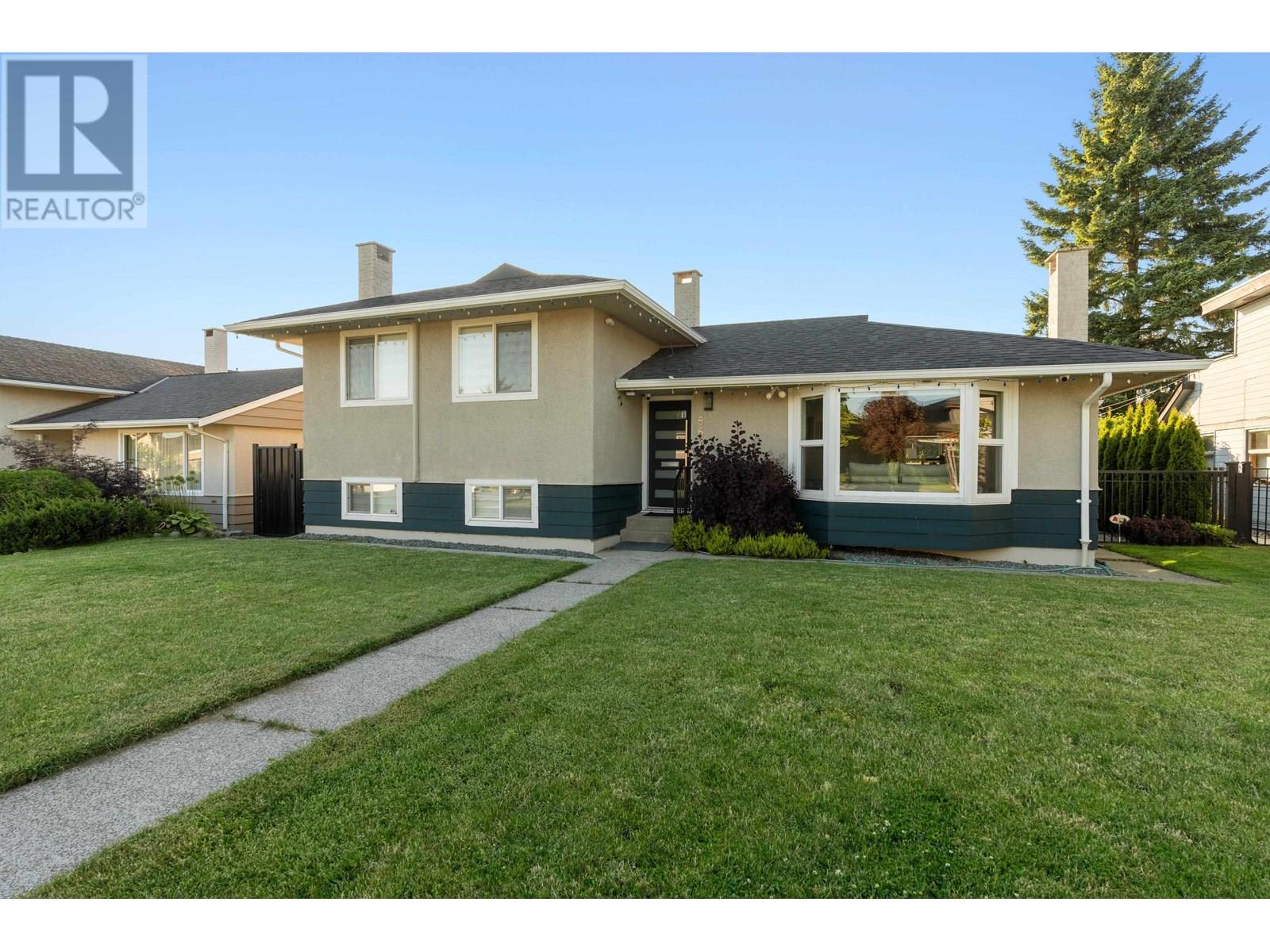 Photo 22 of 8649 11 Th Avenue, Burnaby BC