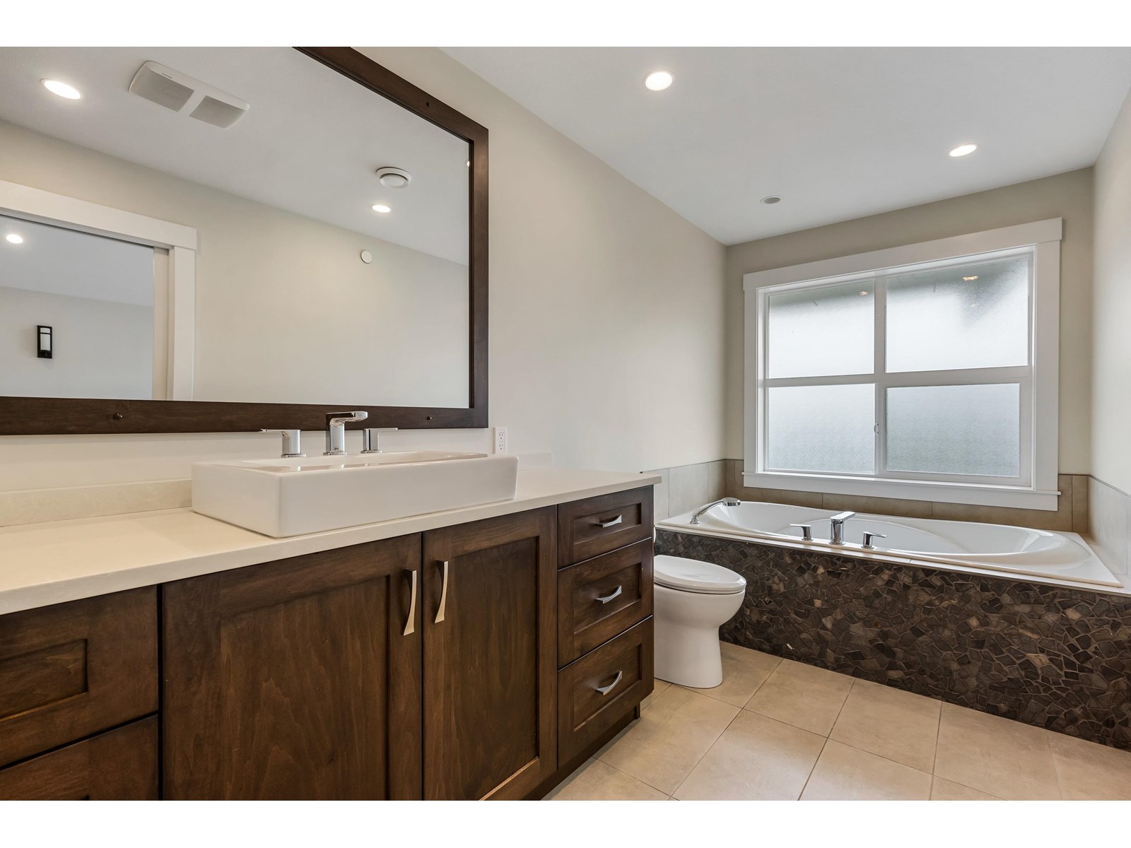 Photo 23 of 44767 Anglers Boulevard Garrison Crossing, Chilliwack BC