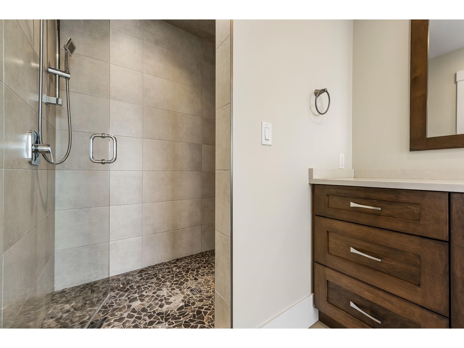 Photo 24 of 44767 Anglers Boulevard Garrison Crossing, Chilliwack BC