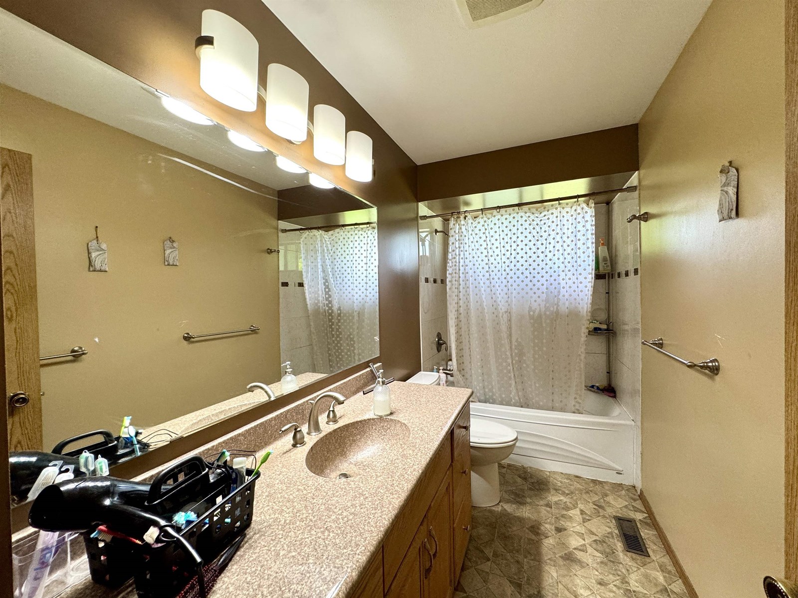 Photo 16 of 9781 154 Street, Surrey BC