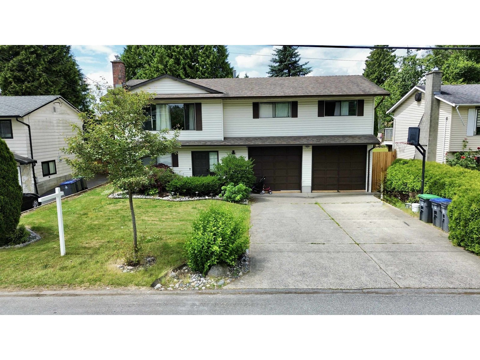Photo 11 of 9781 154 Street, Surrey BC