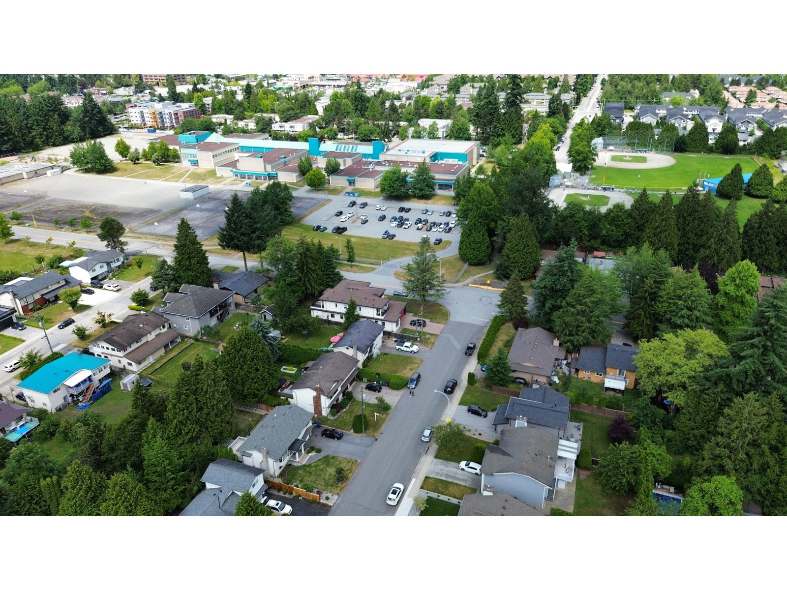 Photo 4 of 9781 154 Street, Surrey BC