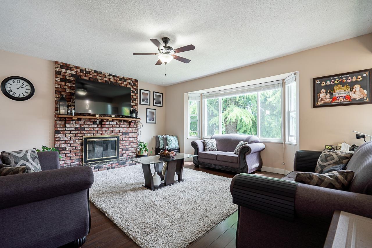 Photo 3 of 12991 65 A Avenue, Surrey BC