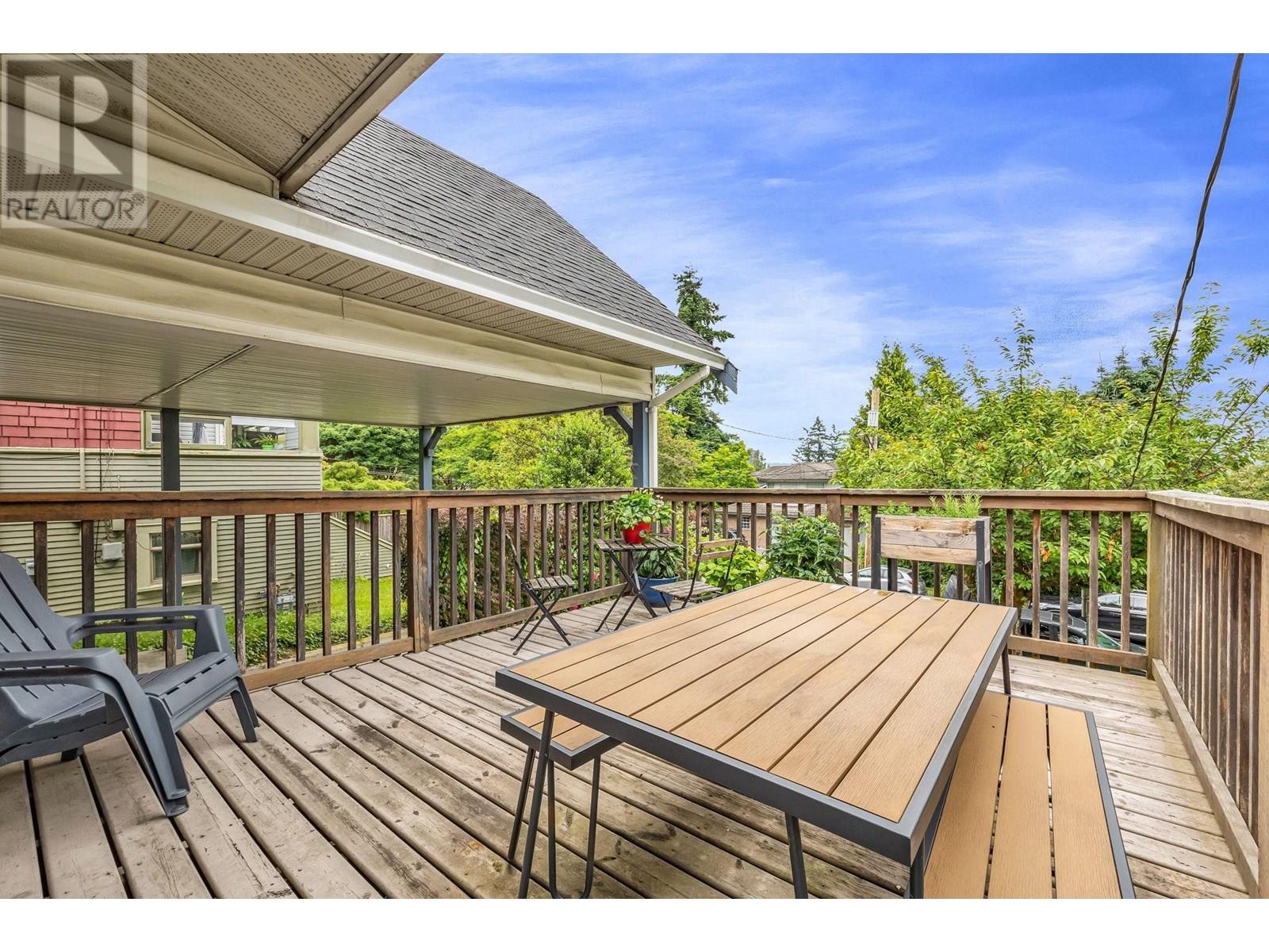 Photo 12 of 333 Blair Avenue, New Westminster BC