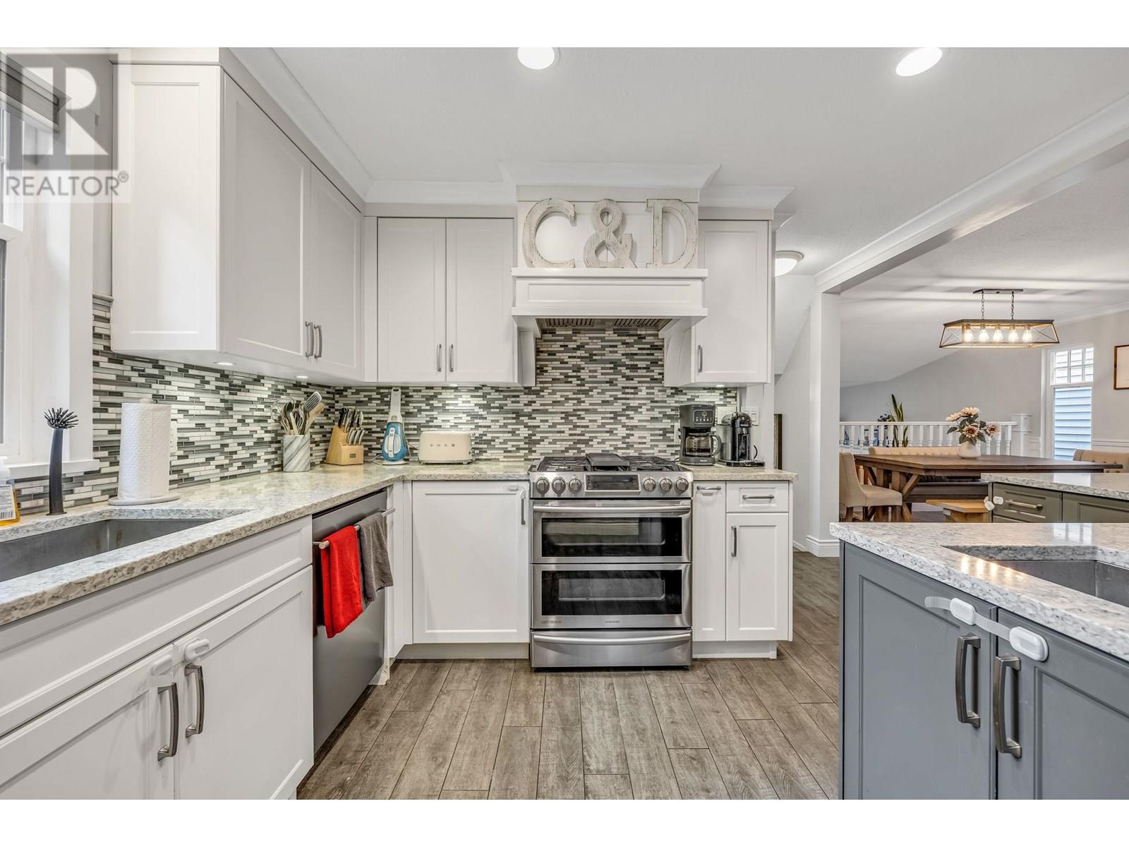 Photo 7 of 333 Blair Avenue, New Westminster BC