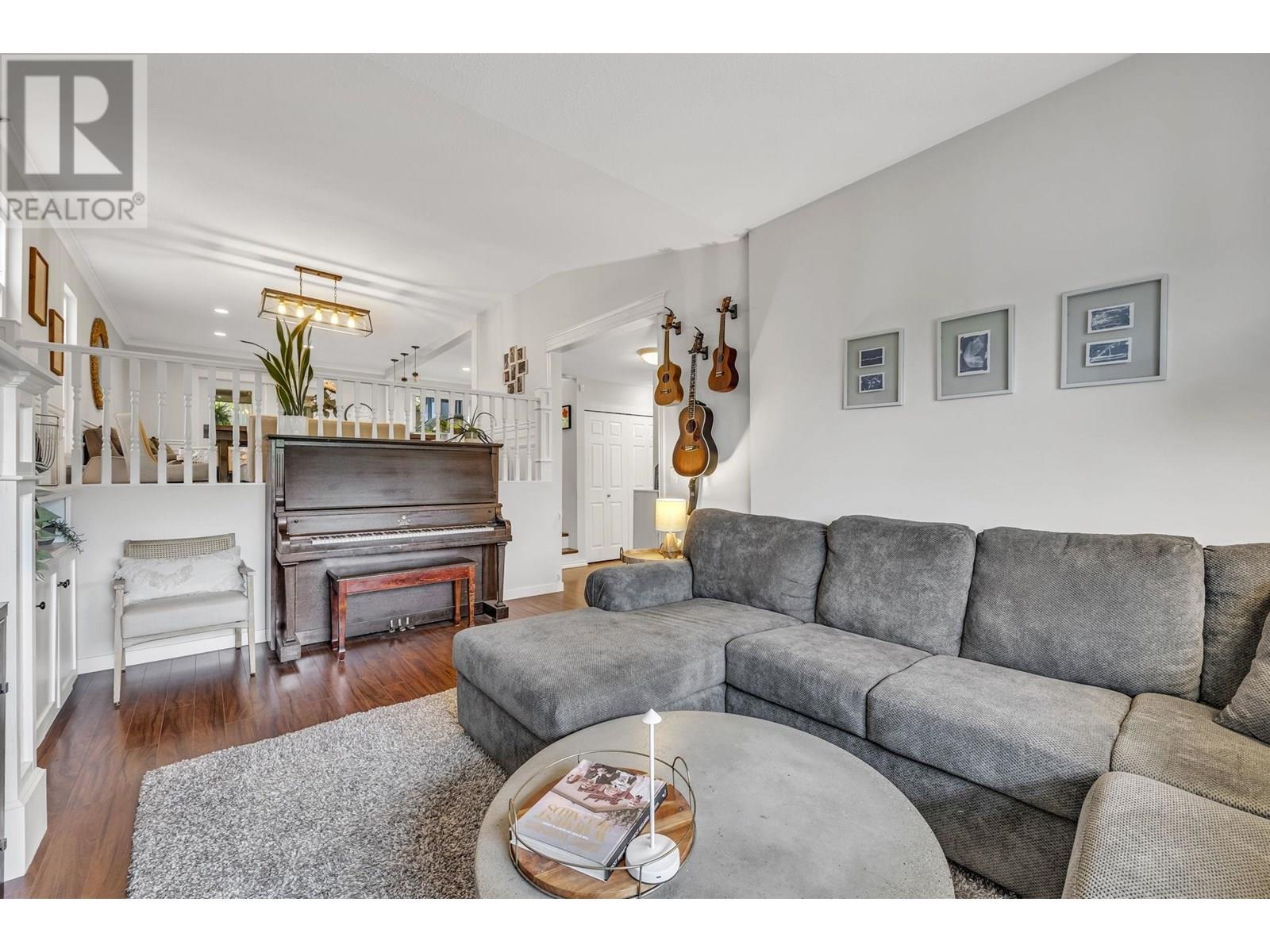 Photo 11 of 333 Blair Avenue, New Westminster BC