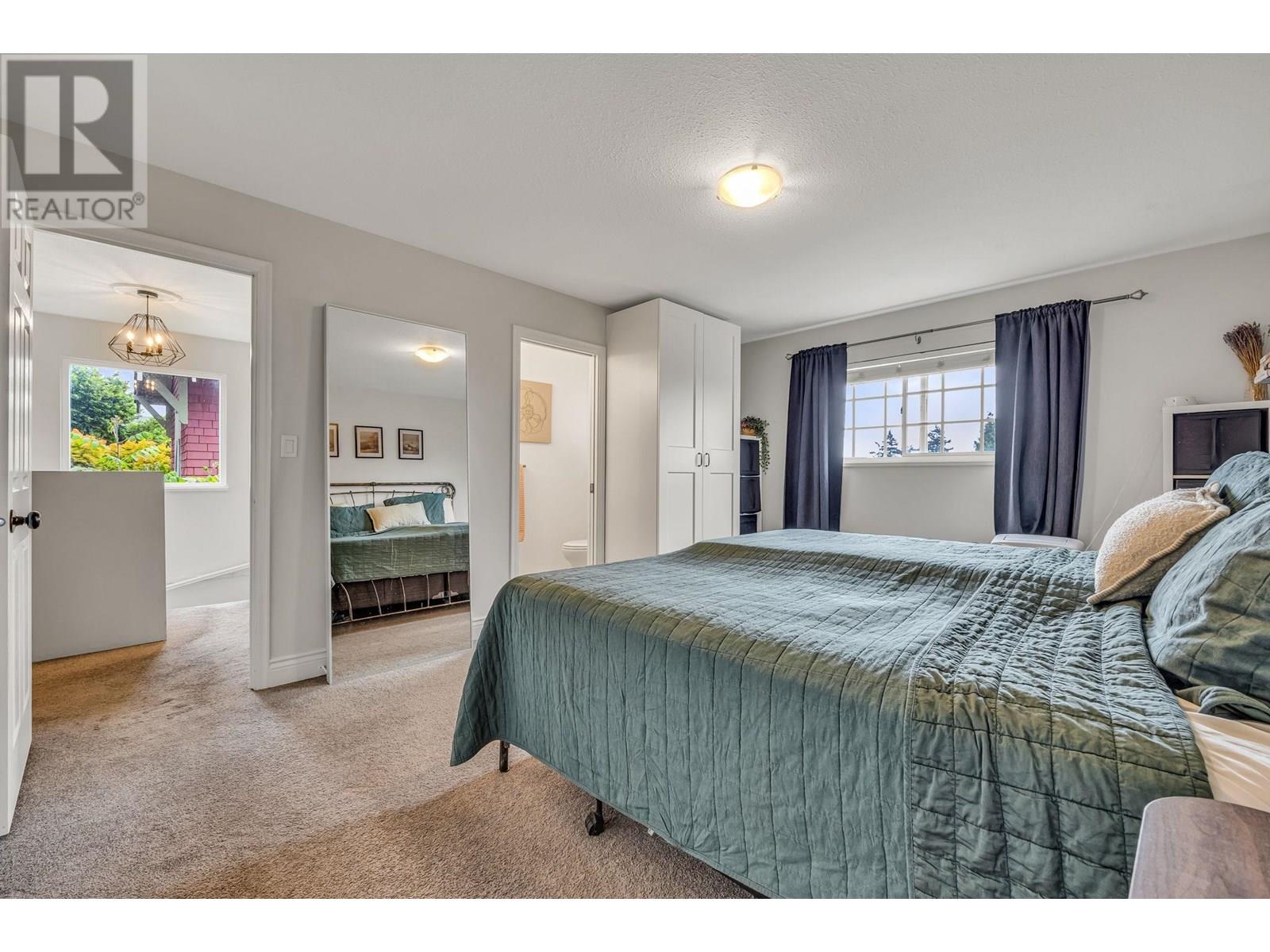 Photo 16 of 333 Blair Avenue, New Westminster BC