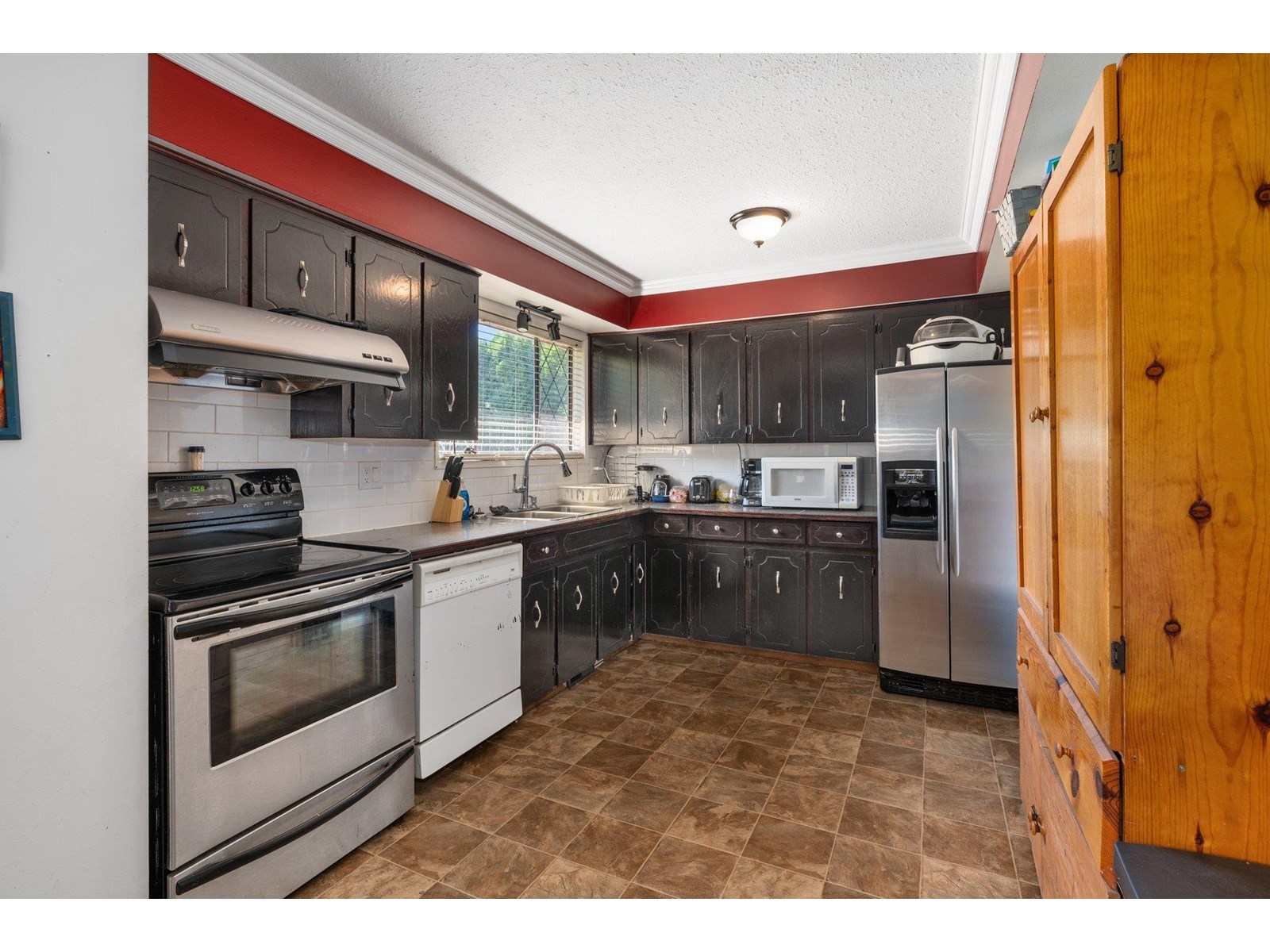 Photo 12 of 20277 36 Avenue, Langley BC