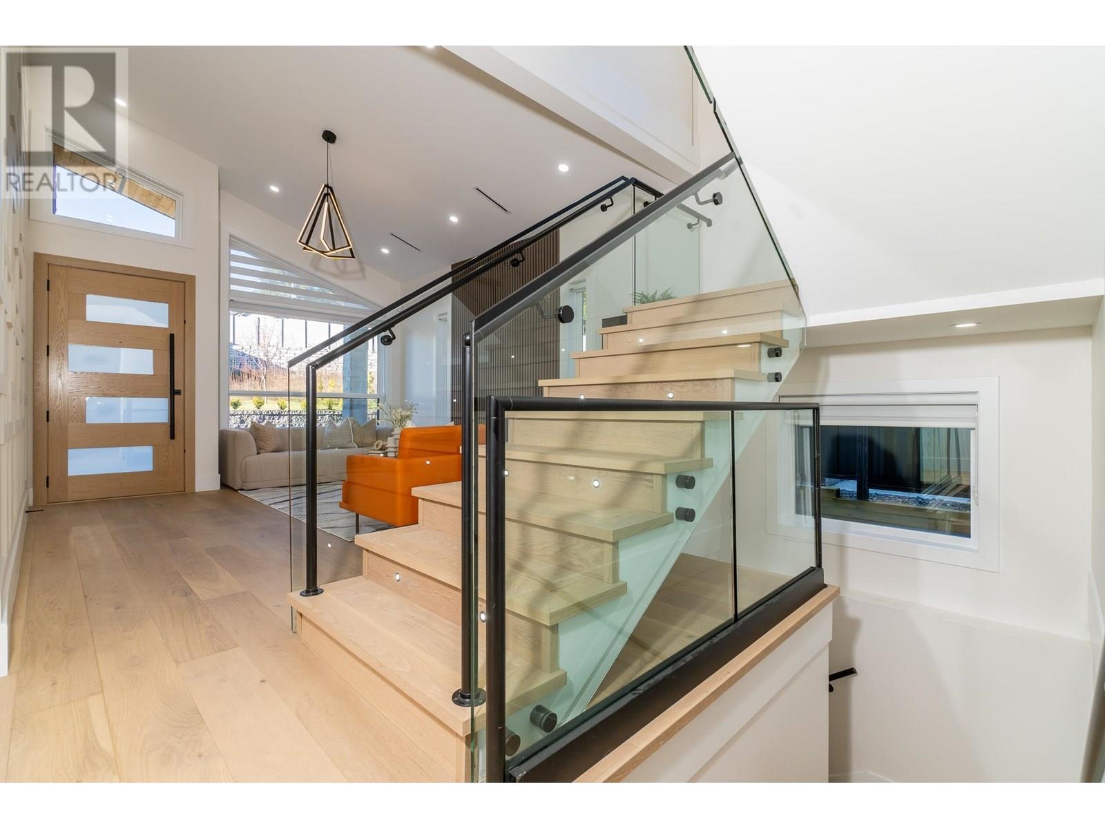 Photo 9 of 1409 Pipeline Place, Coquitlam BC