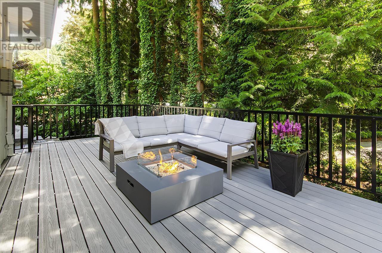 Photo 29 of 4002 Bayridge Avenue, West Vancouver BC