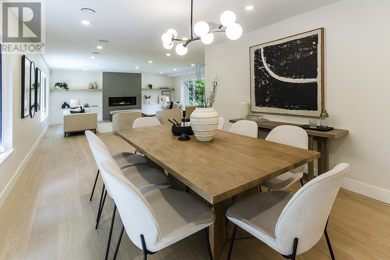 Photo 10 of 4002 Bayridge Avenue, West Vancouver BC