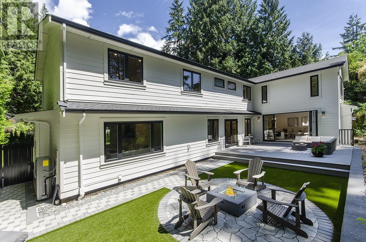 Photo 25 of 4002 Bayridge Avenue, West Vancouver BC