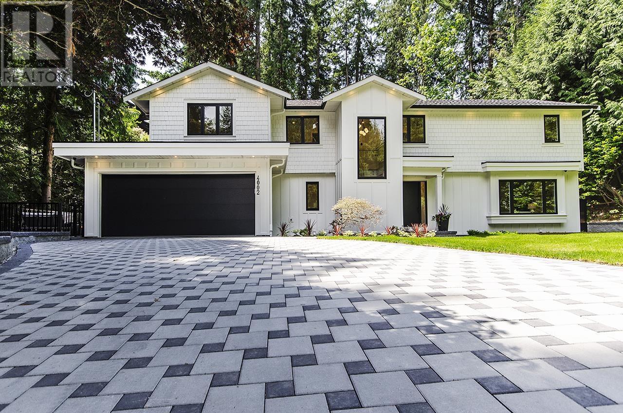 Photo 2 of 4002 Bayridge Avenue, West Vancouver BC