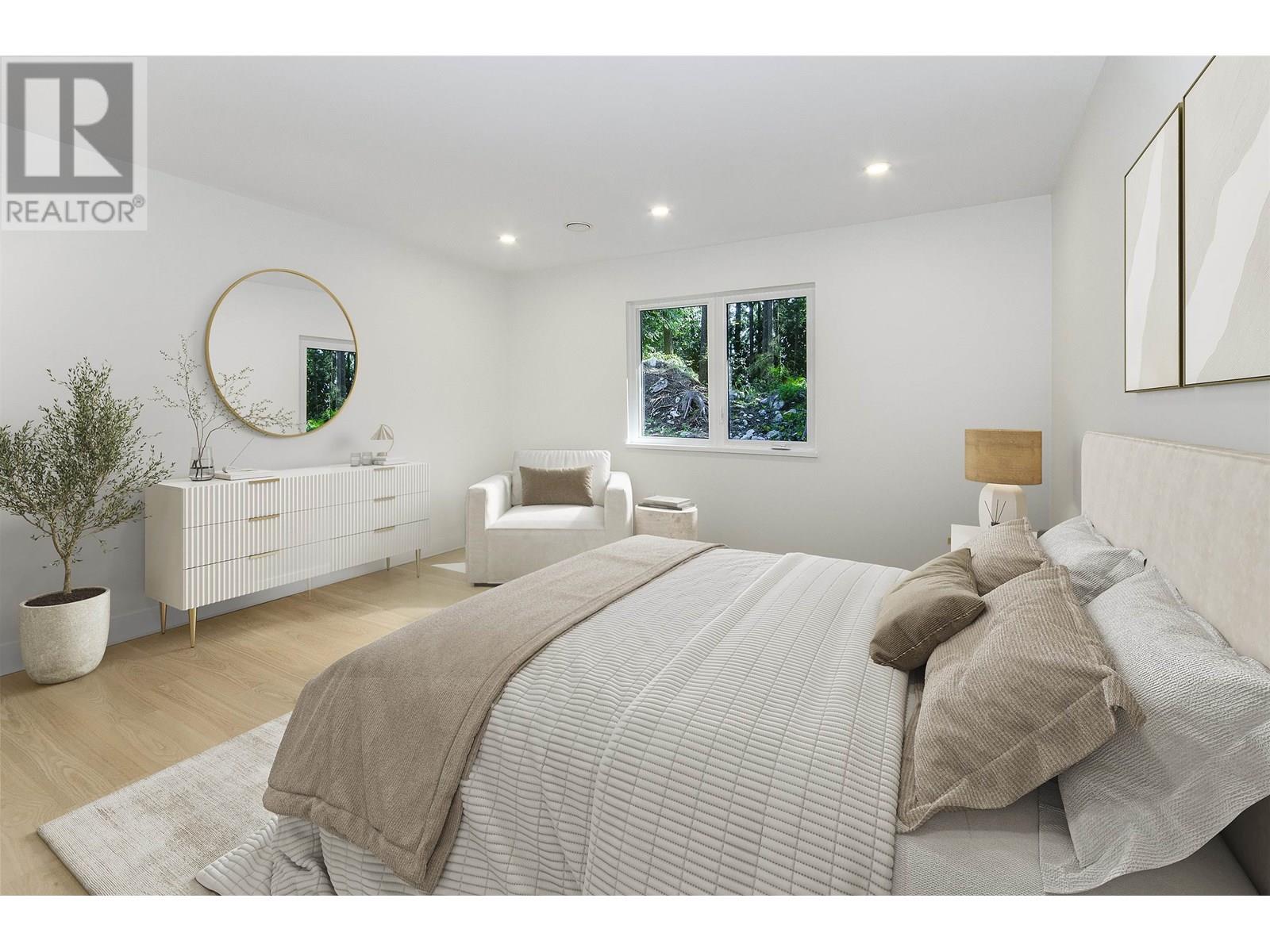 Photo 36 of 4002 Bayridge Avenue, West Vancouver BC