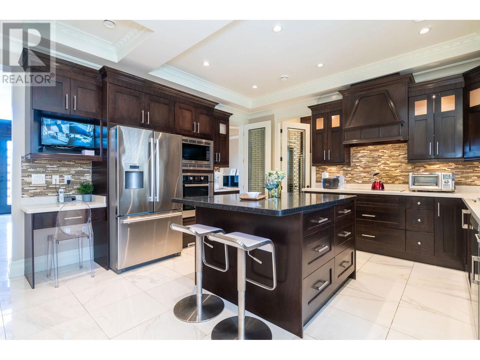 Photo 14 of 9028 Pinewell Crescent, Richmond BC