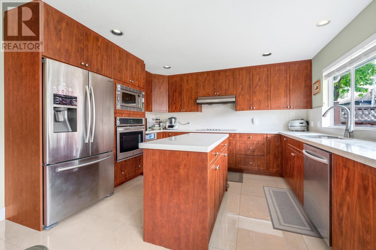 Photo 3 of 6071 Livingstone Place, Richmond BC