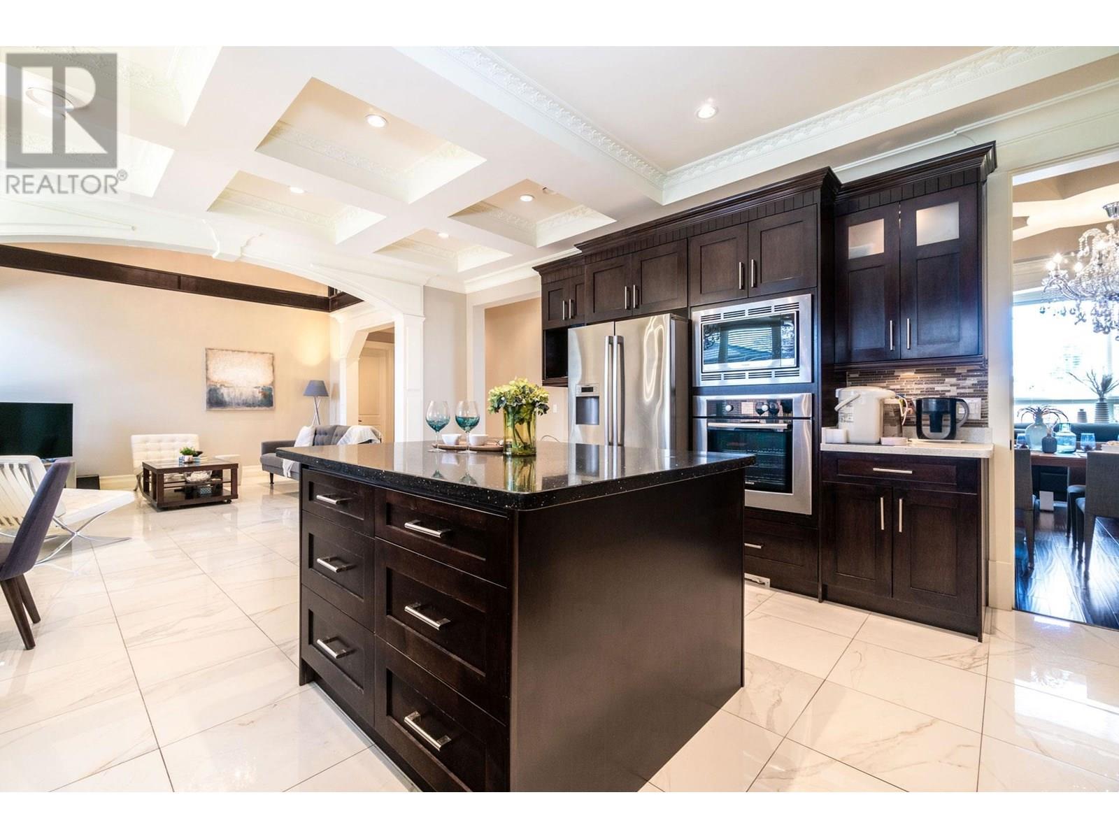 Photo 7 of 9028 Pinewell Crescent, Richmond BC