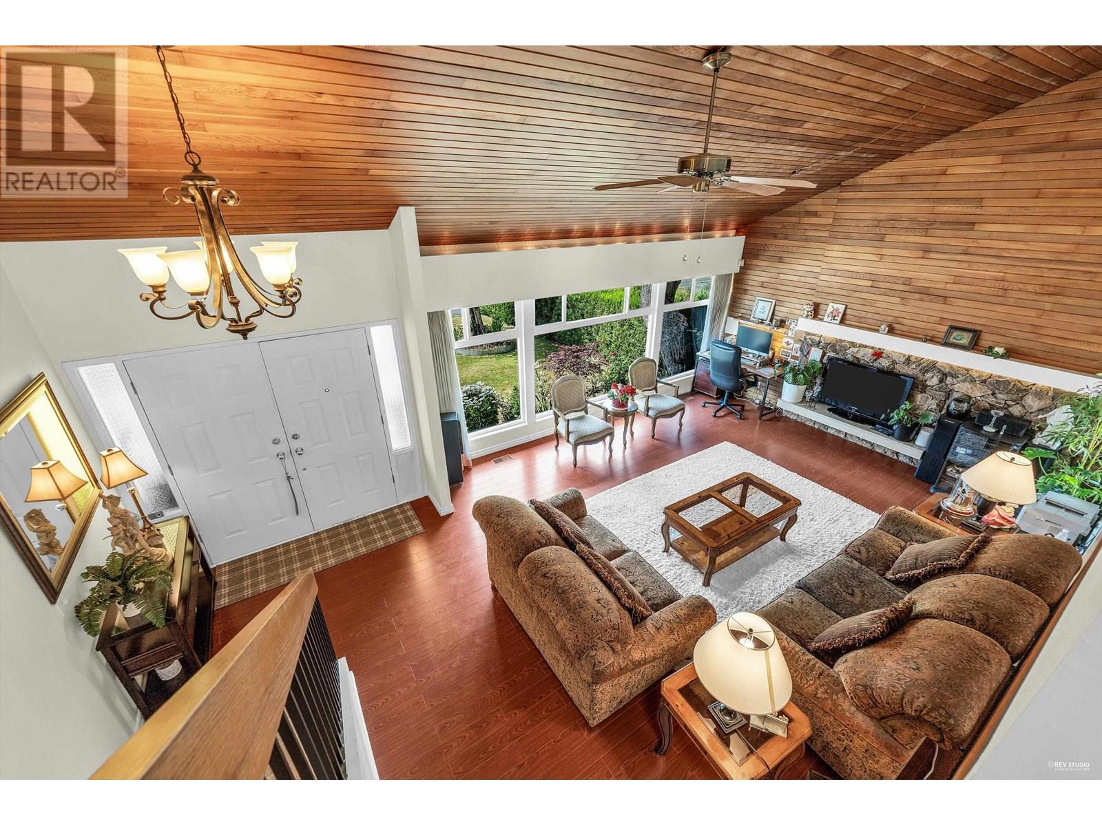Photo 7 of 7331 Lismer Avenue, Richmond BC