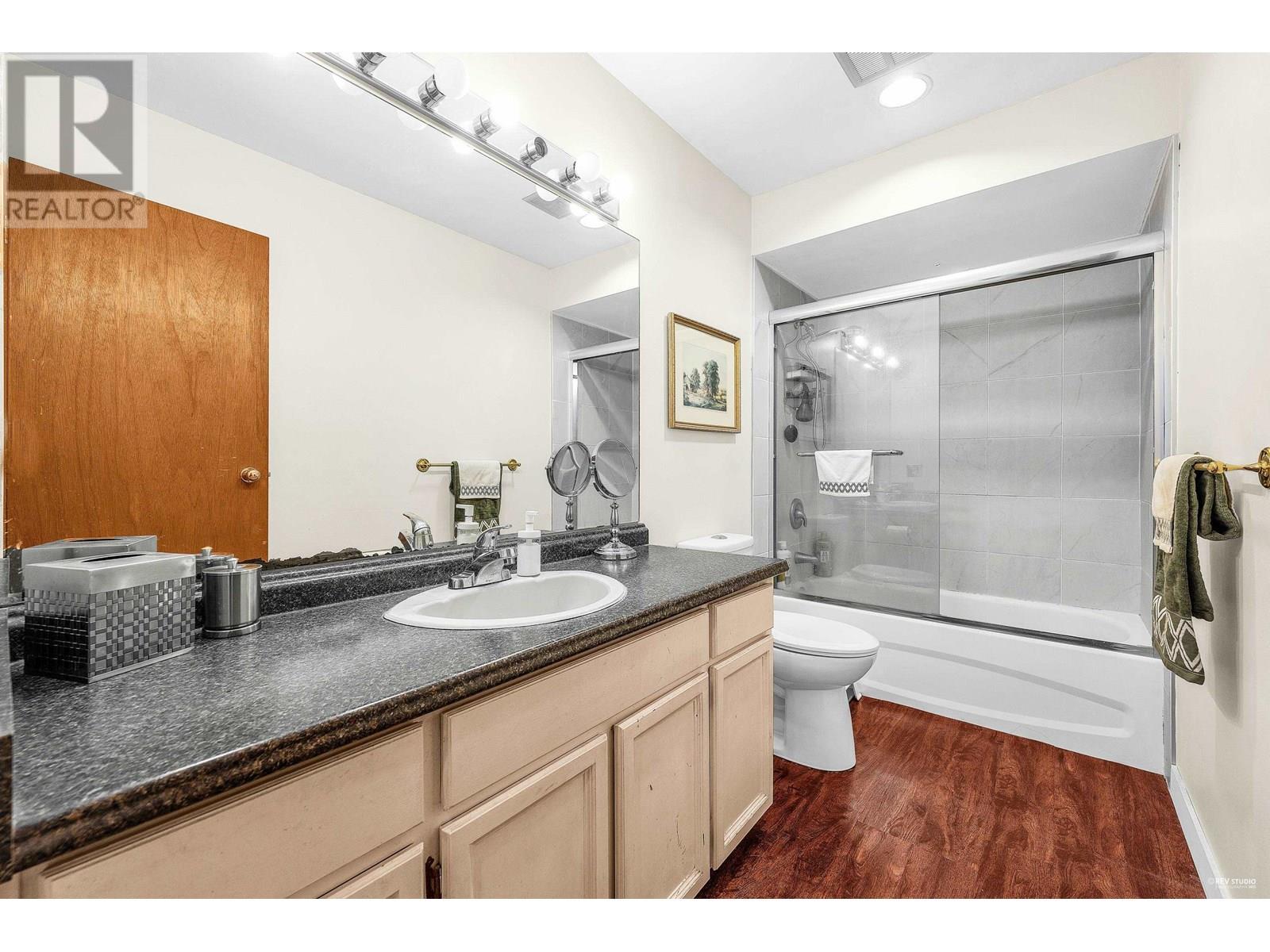 Photo 13 of 7331 Lismer Avenue, Richmond BC