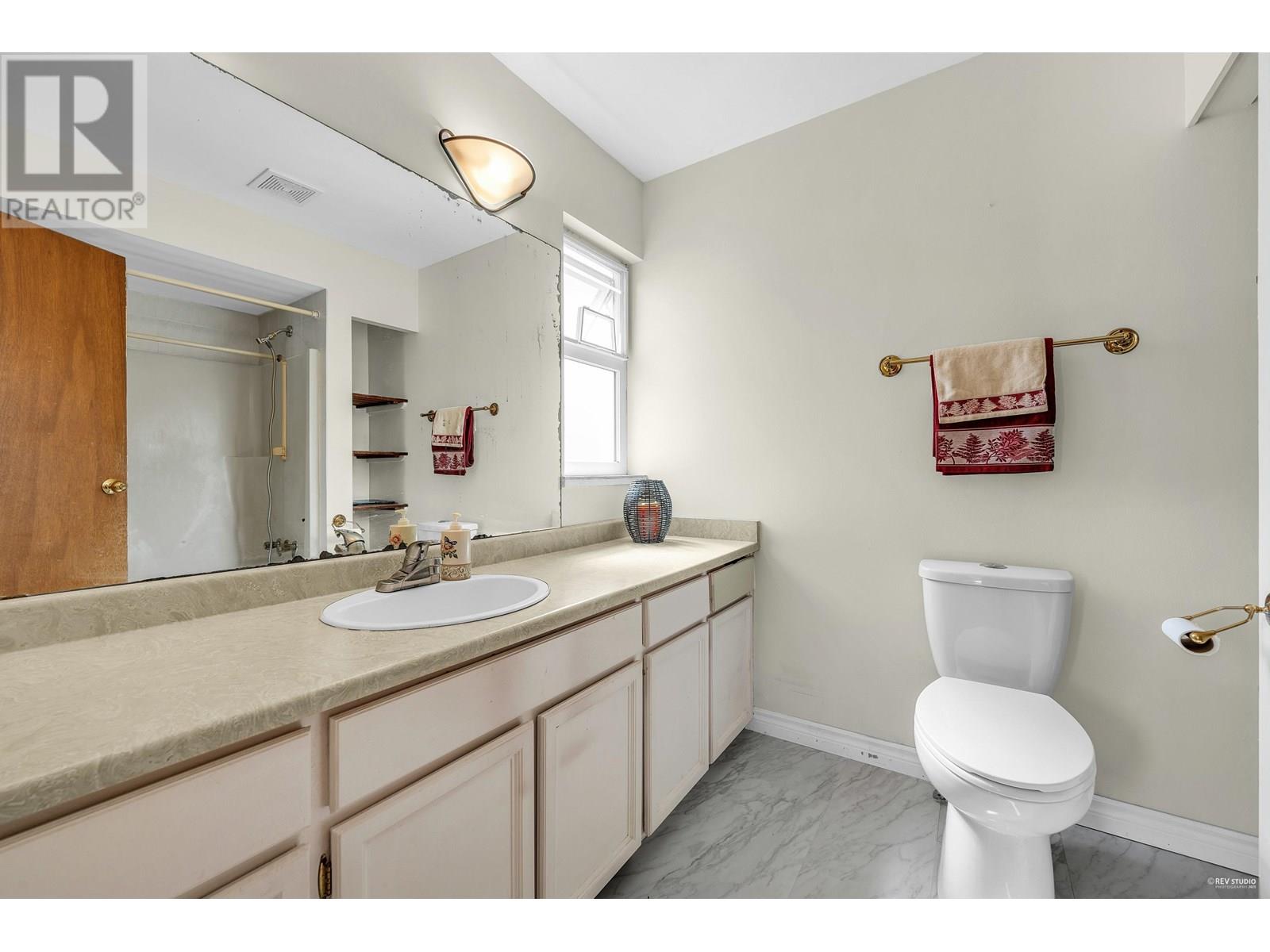 Photo 17 of 7331 Lismer Avenue, Richmond BC