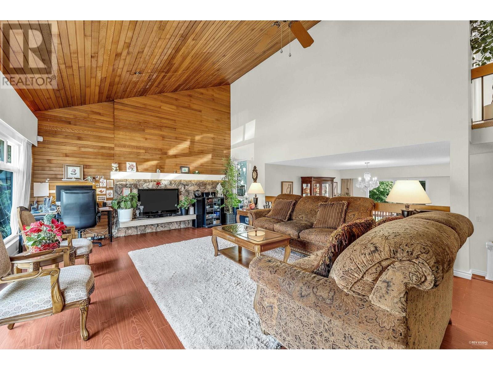 Photo 6 of 7331 Lismer Avenue, Richmond BC