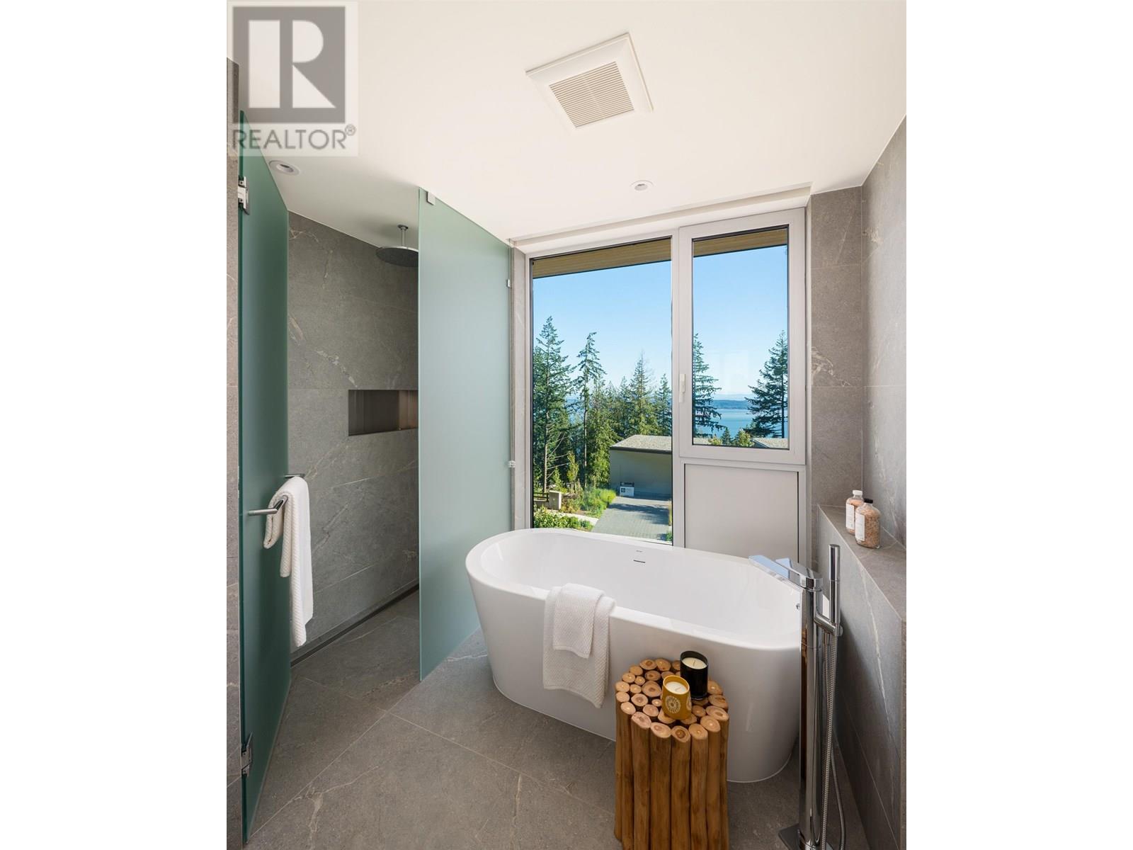Photo 24 of 3317 Chippendale Road, West Vancouver BC