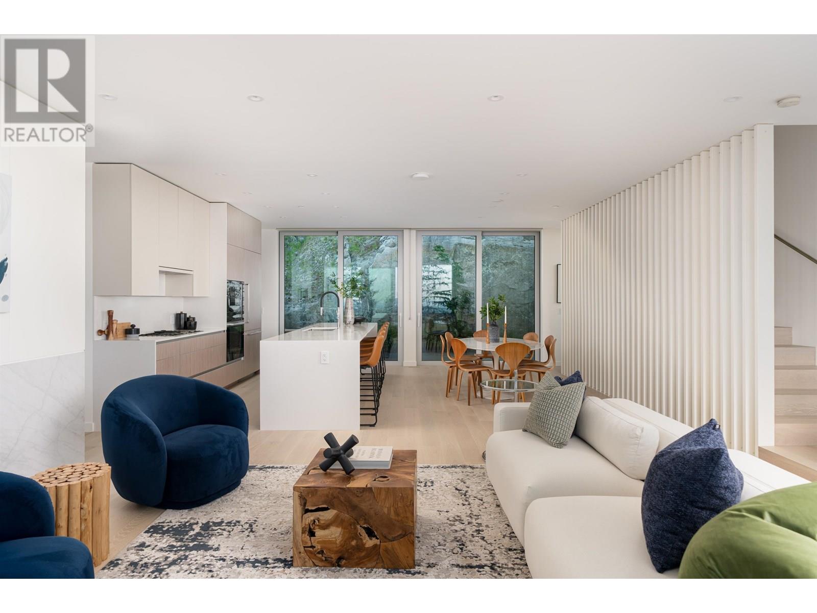 Photo 9 of 3317 Chippendale Road, West Vancouver BC