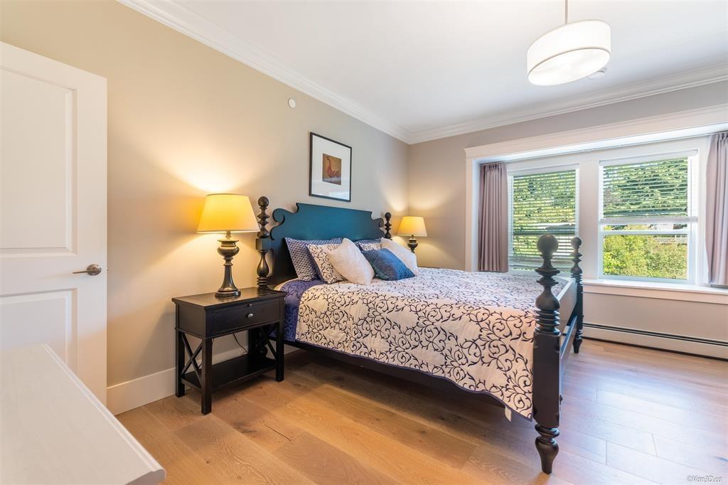 Photo 22 of 13632 Blackburn Avenue, White Rock BC
