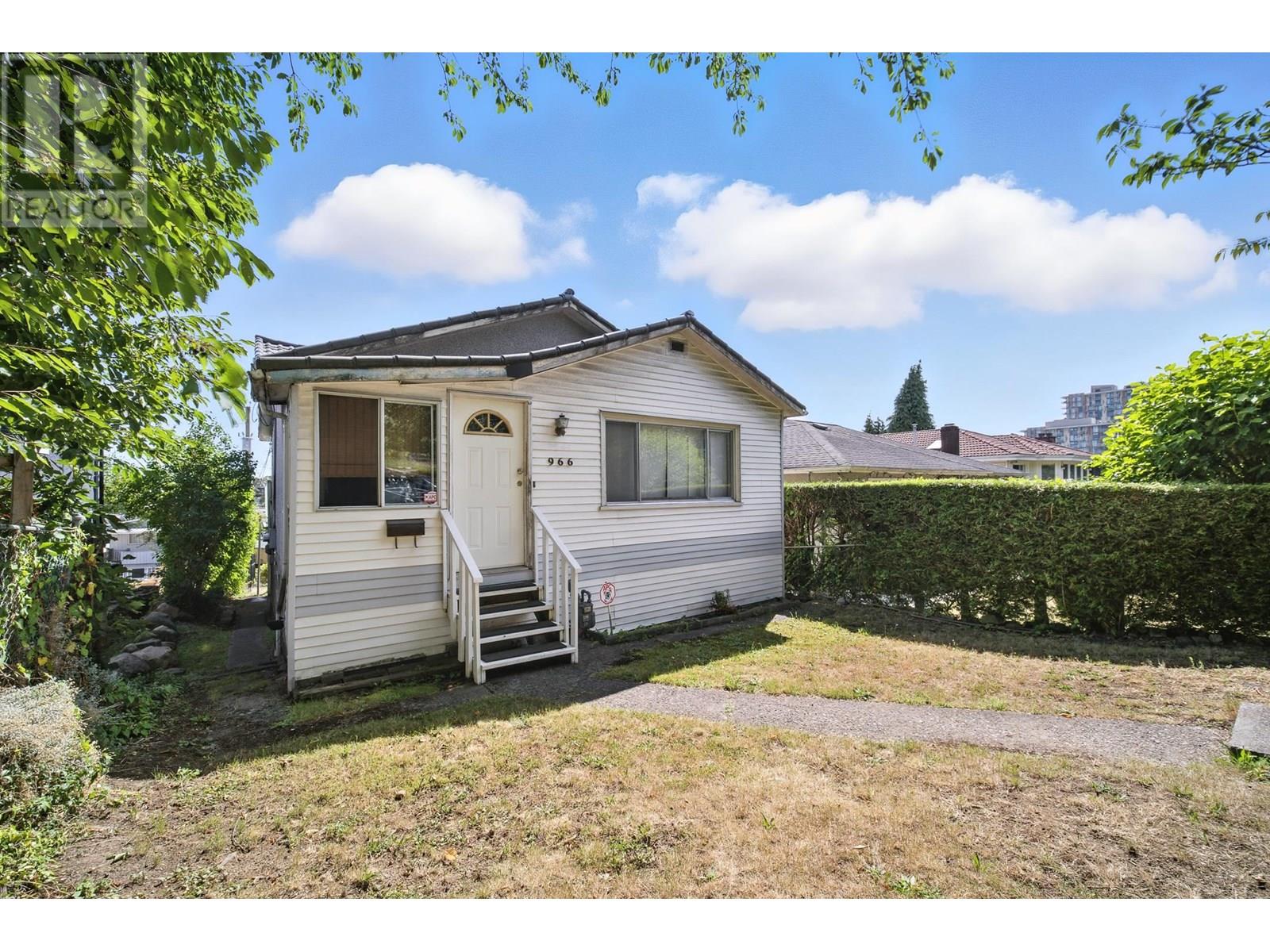 Photo 1 of 966 E 64th Avenue, Vancouver BC