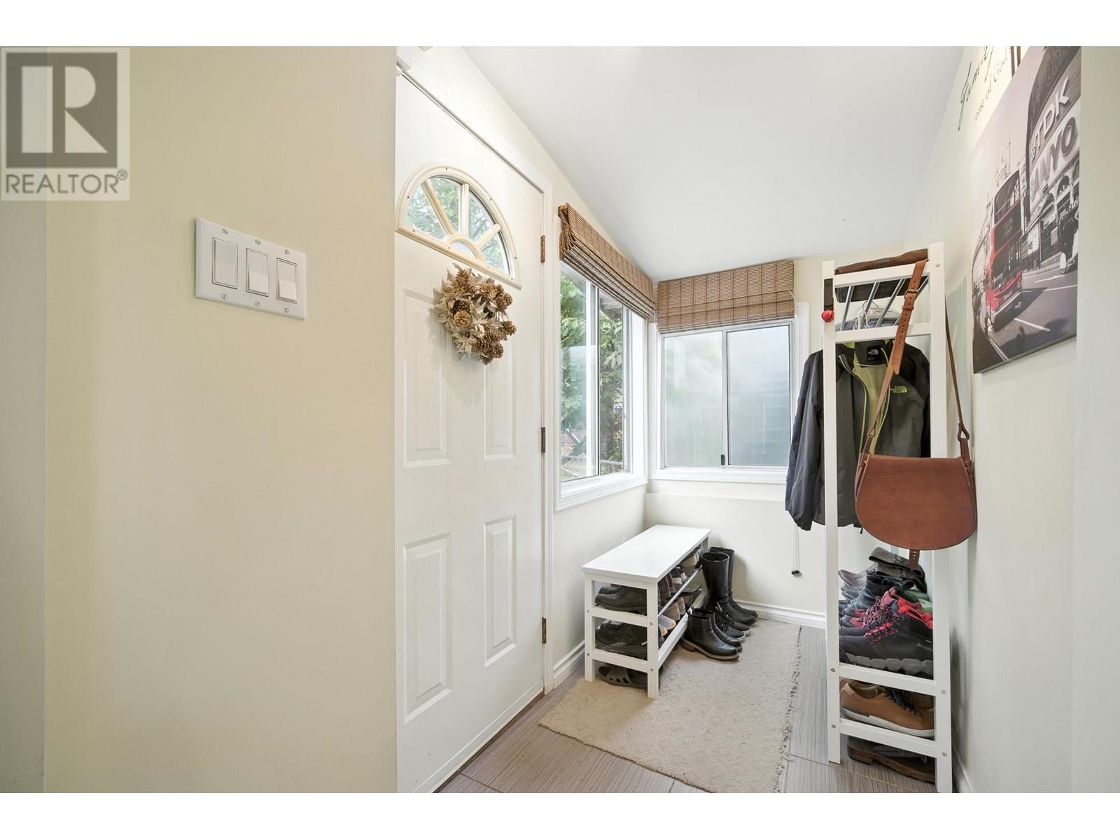 Photo 2 of 966 E 64th Avenue, Vancouver BC