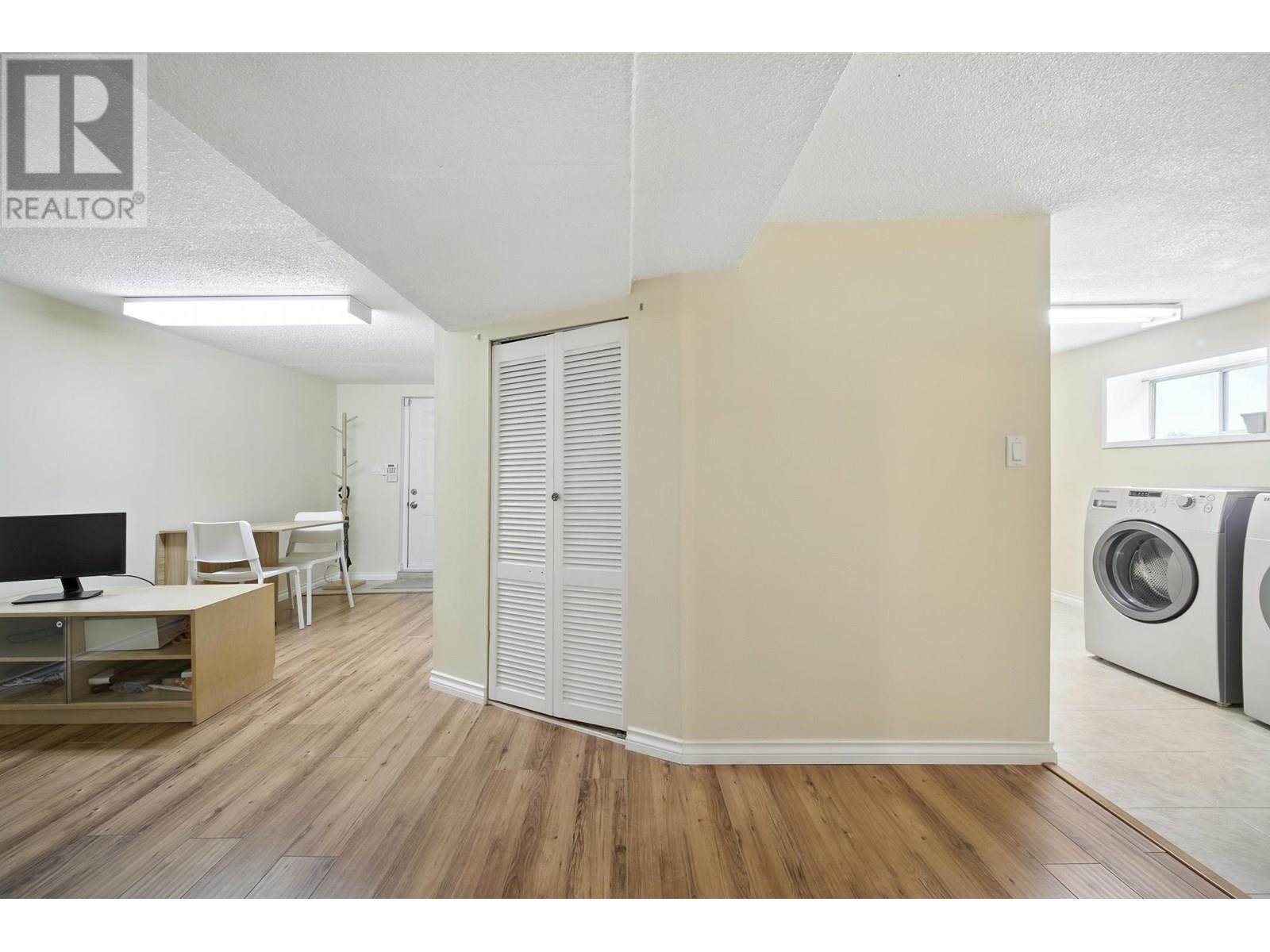 Photo 26 of 966 E 64th Avenue, Vancouver BC