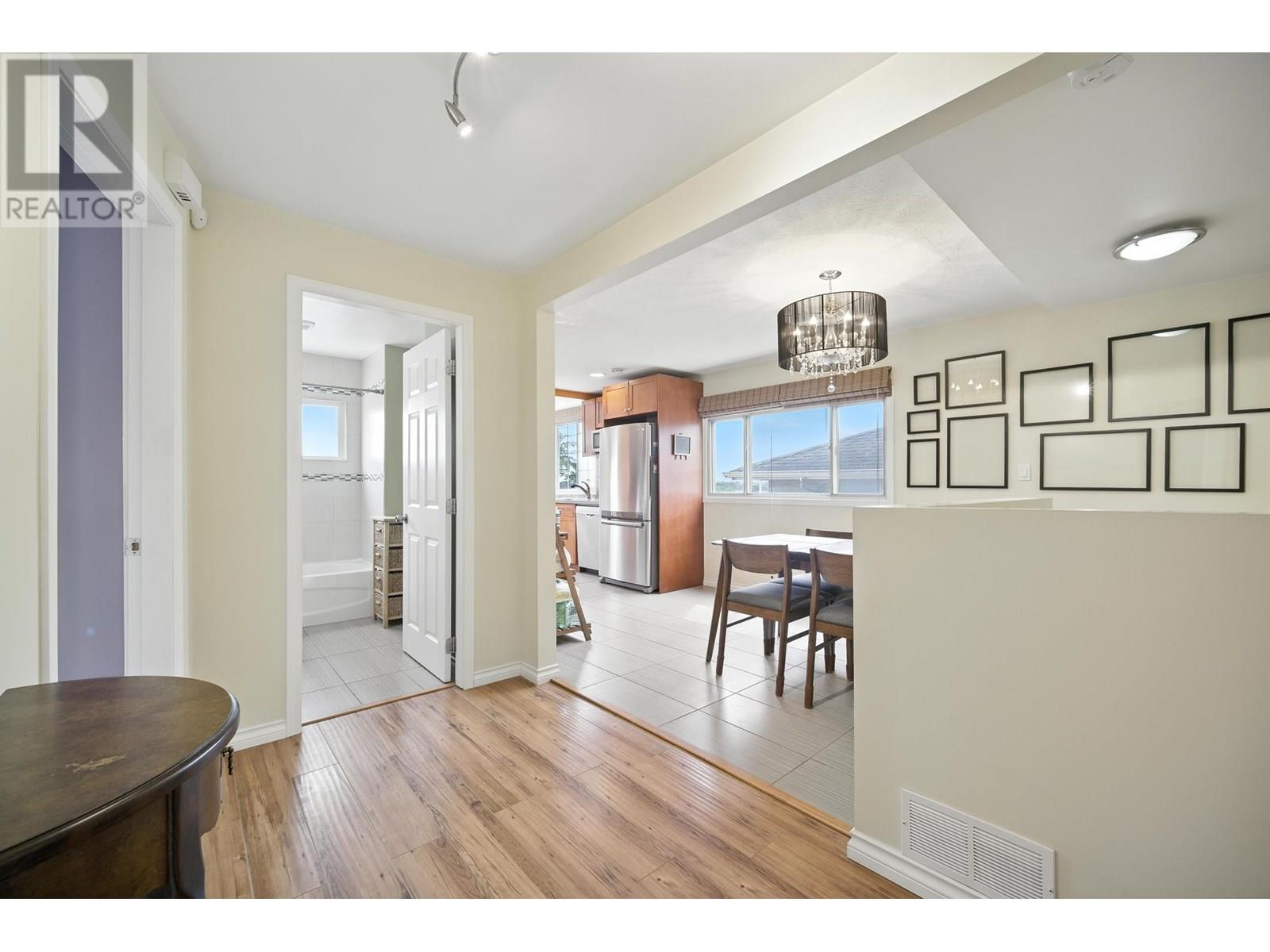 Photo 8 of 966 E 64th Avenue, Vancouver BC