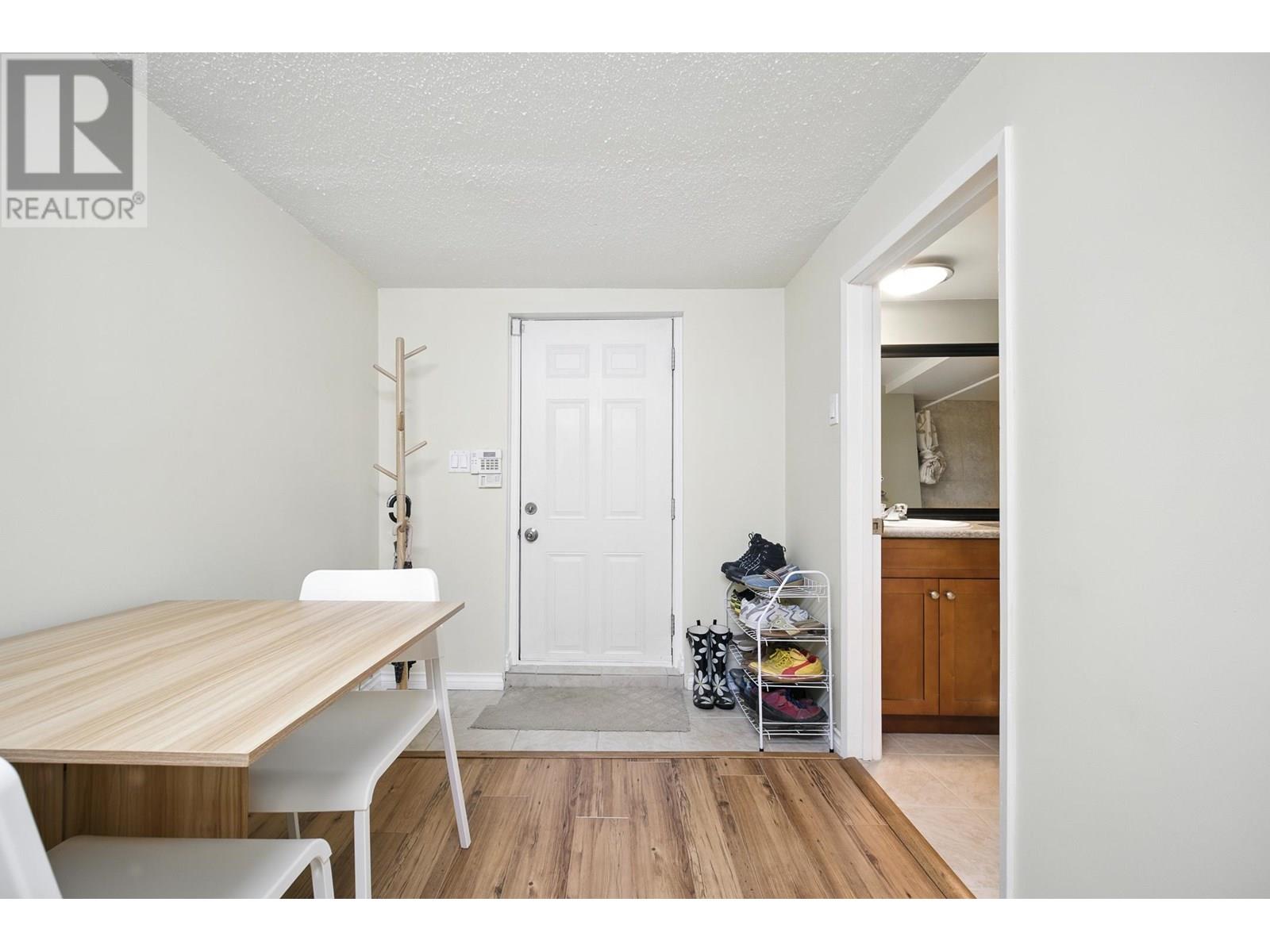 Photo 25 of 966 E 64th Avenue, Vancouver BC