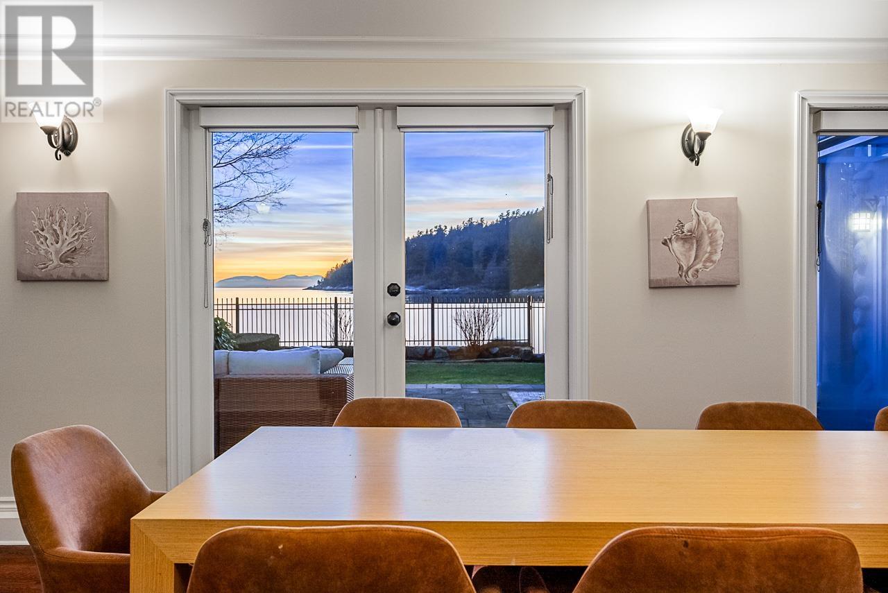 Photo 8 of 4480 Ross Crescent, West Vancouver BC