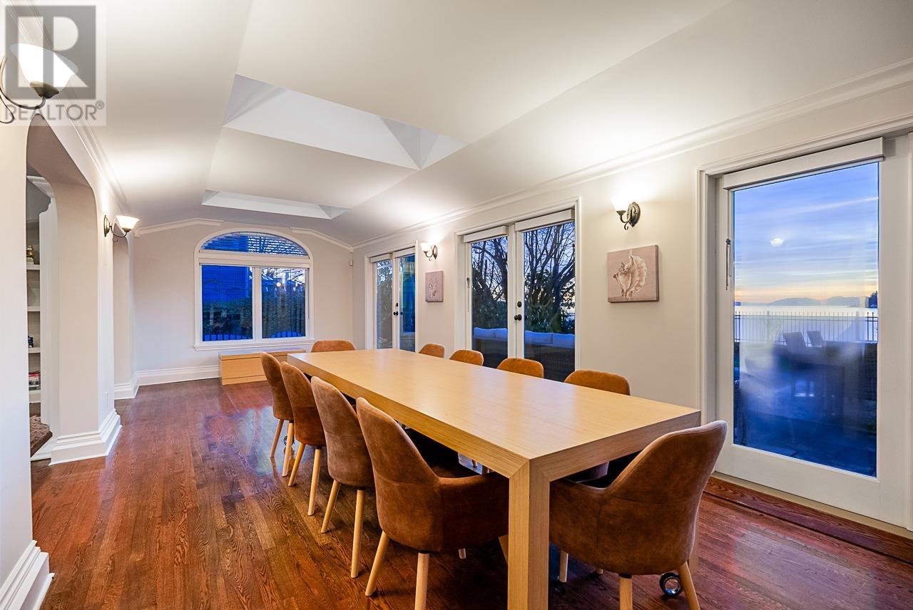Photo 6 of 4480 Ross Crescent, West Vancouver BC