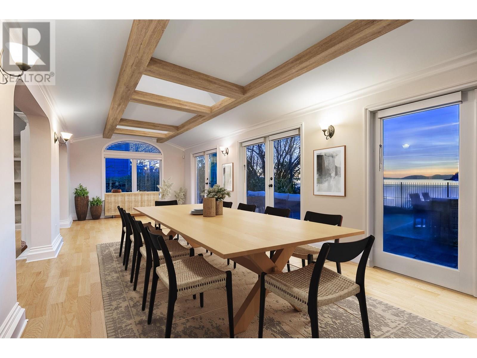 Photo 7 of 4480 Ross Crescent, West Vancouver BC
